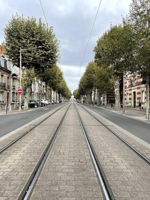 Agreable Maison De Ville Dans La Plus Belle Avenue Orléans Exterior foto